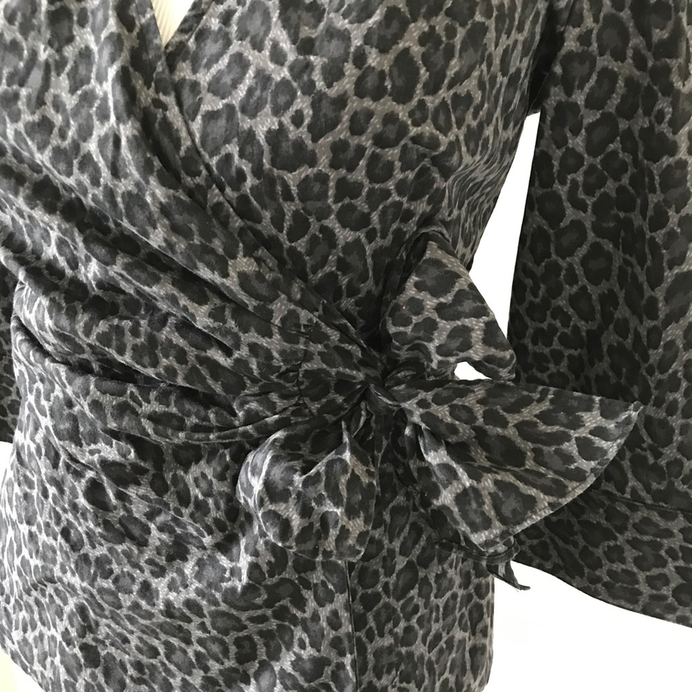 Express Wrap Top - Picture 5 of 7